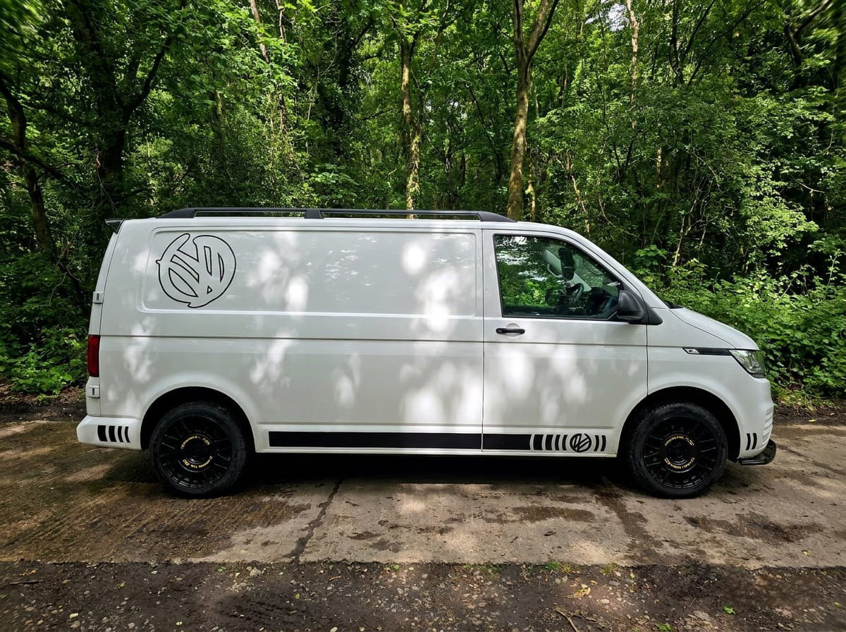 Volkswagen Transporter (2023) — photo 3