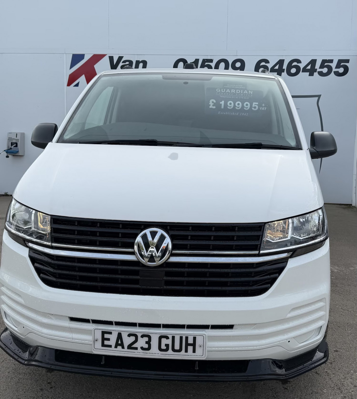Volkswagen Transporter (2023) — image 9