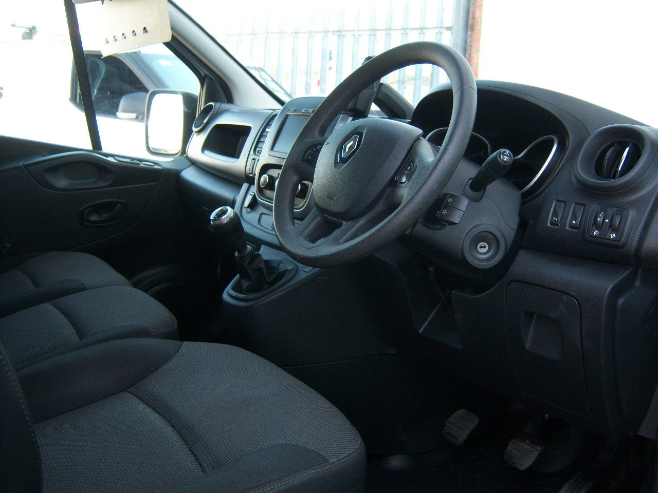 Renault Trafic (2021) — image 10