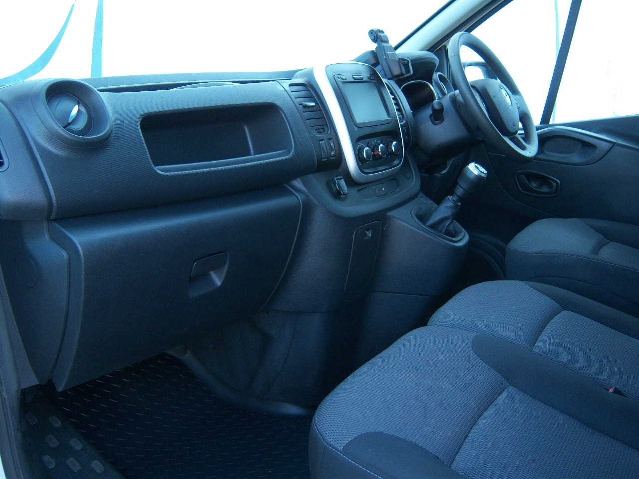 Renault Trafic (2021) — image 16