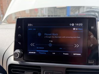 Peugeot Partner (2020) — image 17