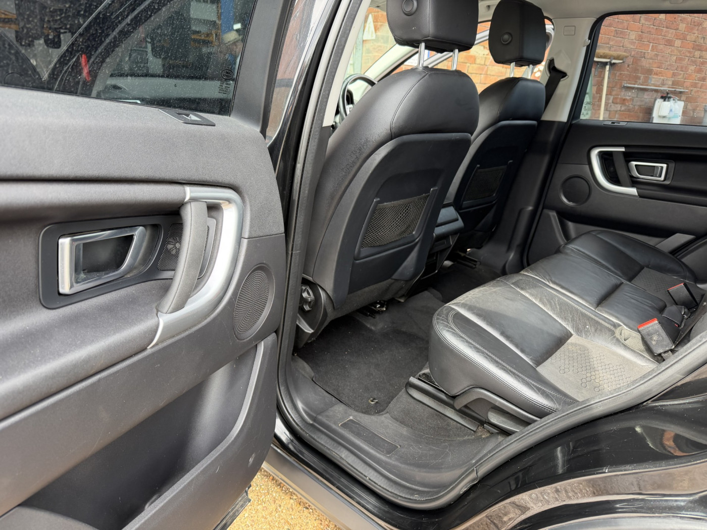 Land Rover Discovery Sport (2017) — image 7