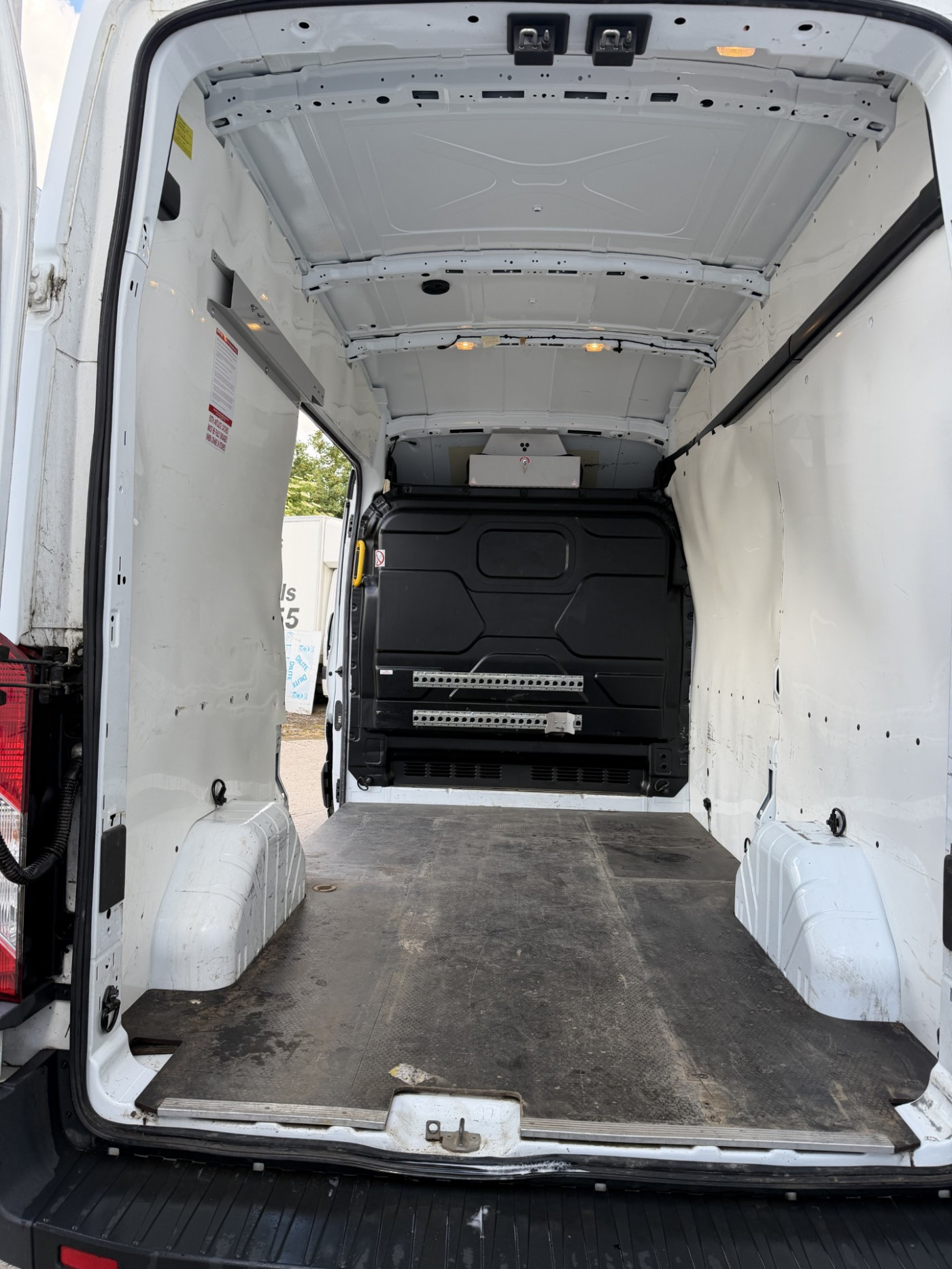 Ford MWB Transit 350 L2 H3 (2019) — image 6