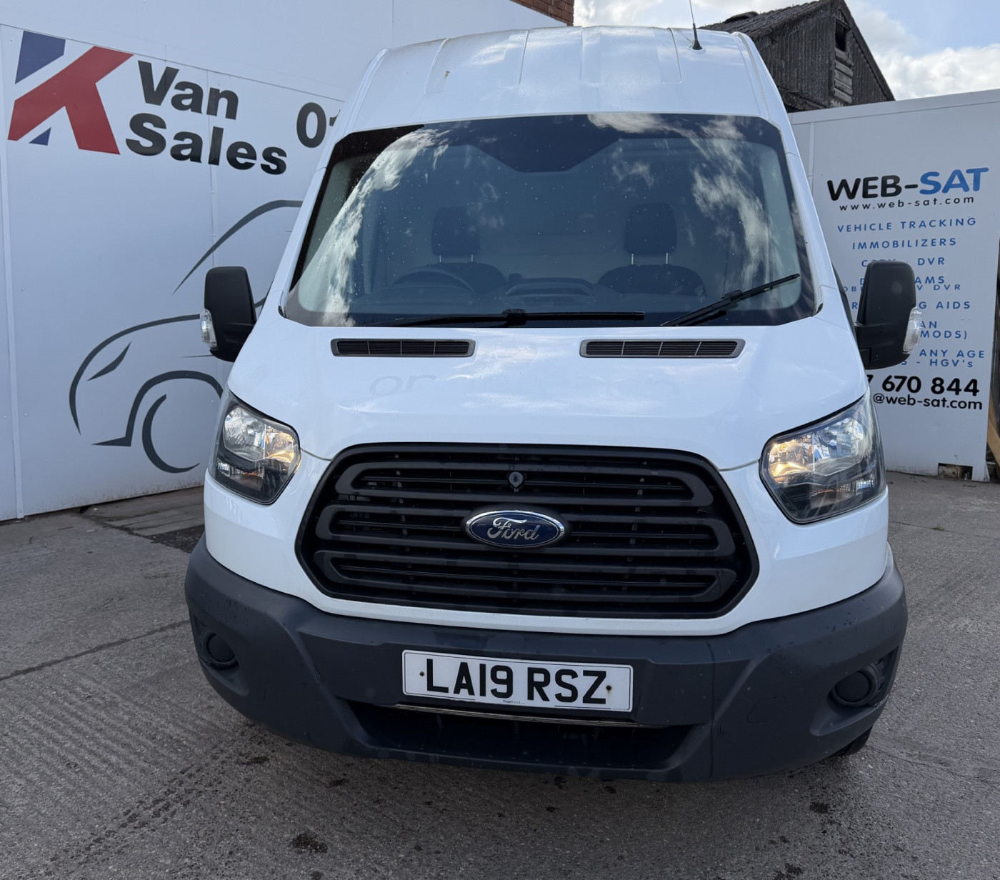 Ford MWB Transit 350 L2 H3 (2019) — image 4