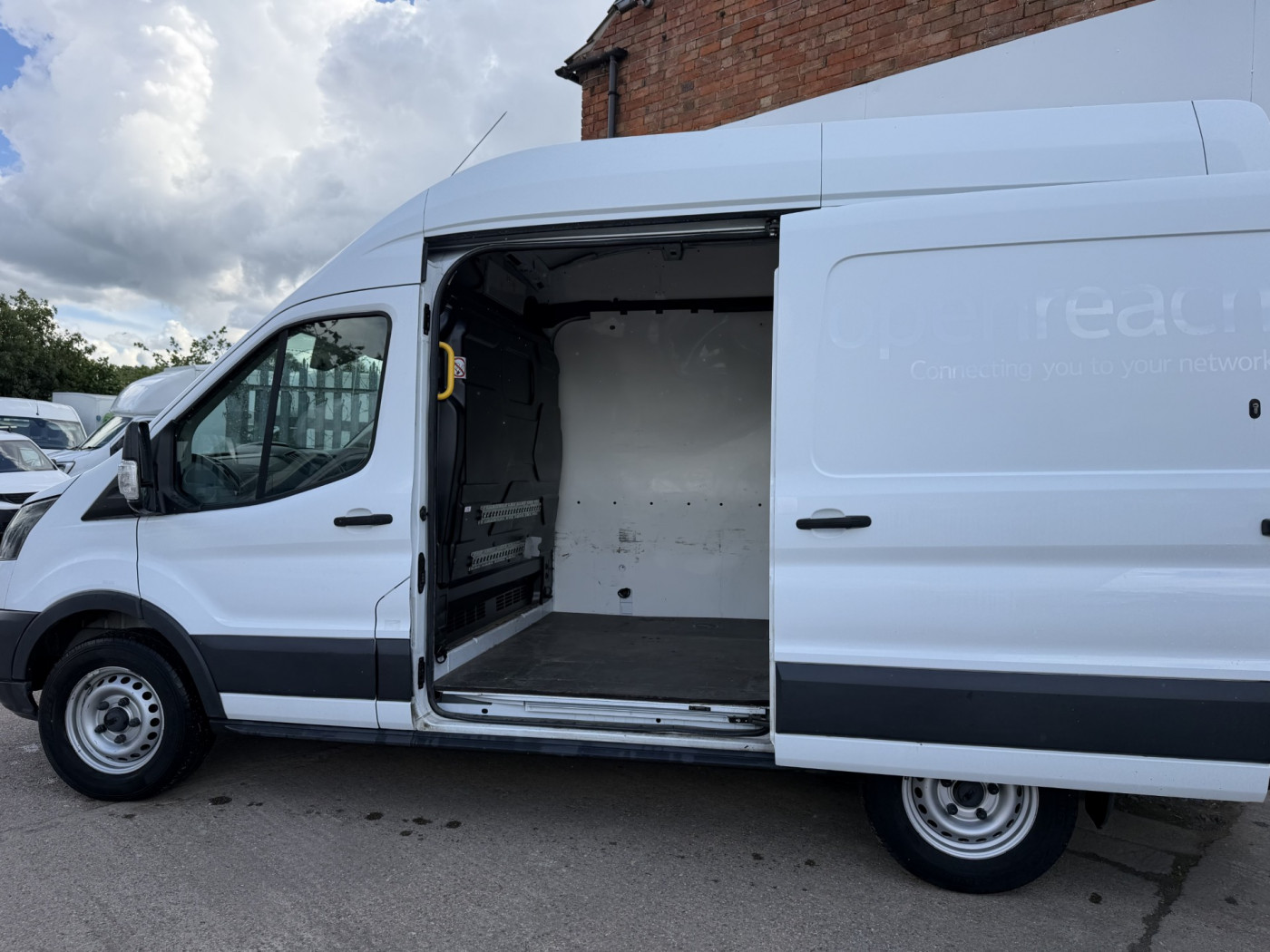 Ford MWB Transit 350 L2 H3 (2019) — image 3