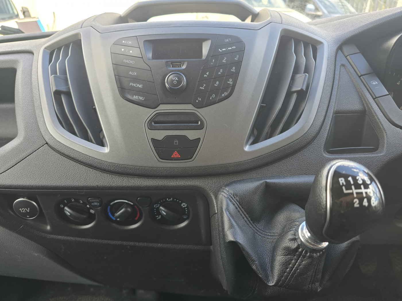 Ford Transit (2019) — image 12
