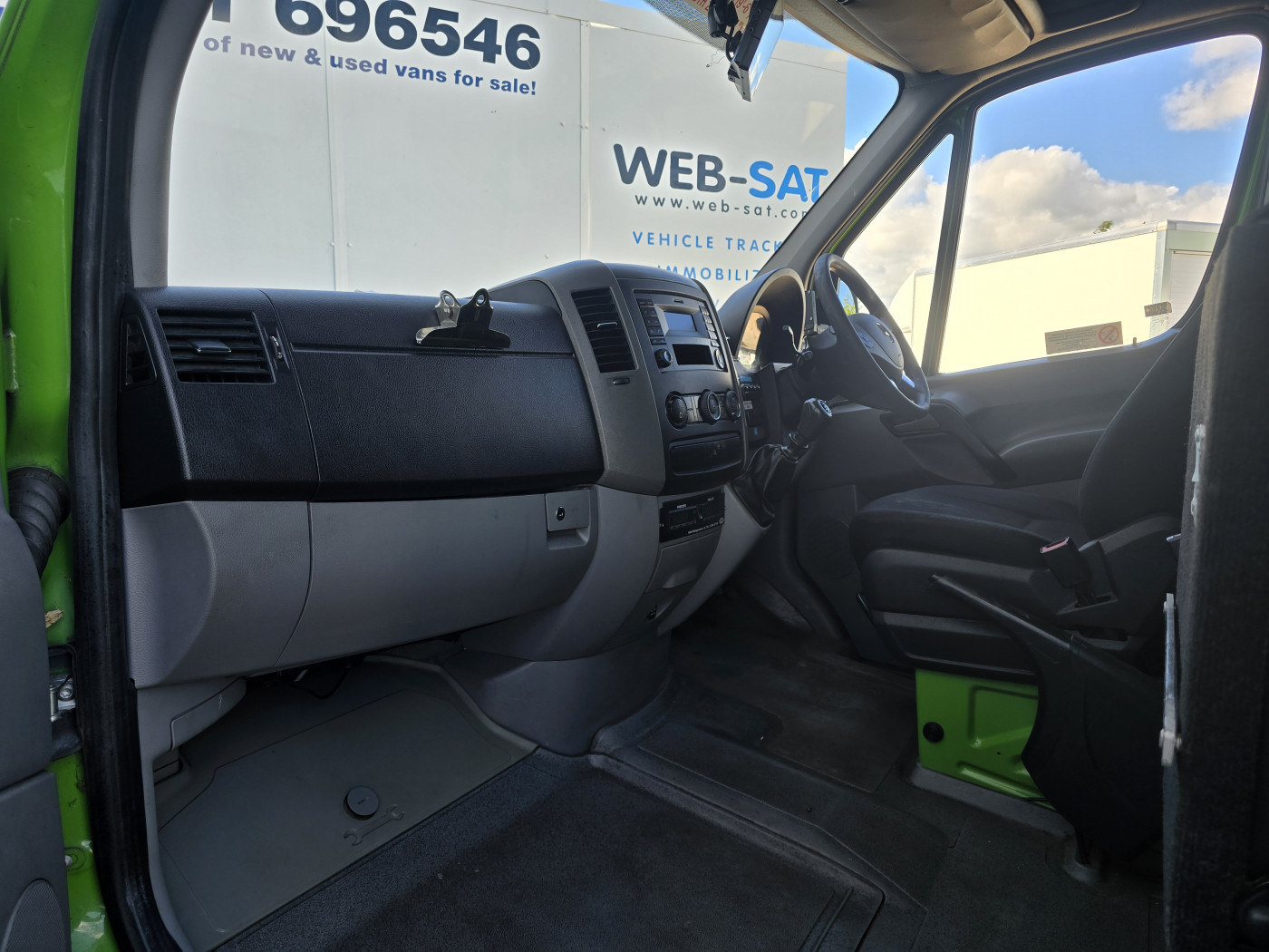 Mercedes-Benz SPRINTER (2017) — image 12