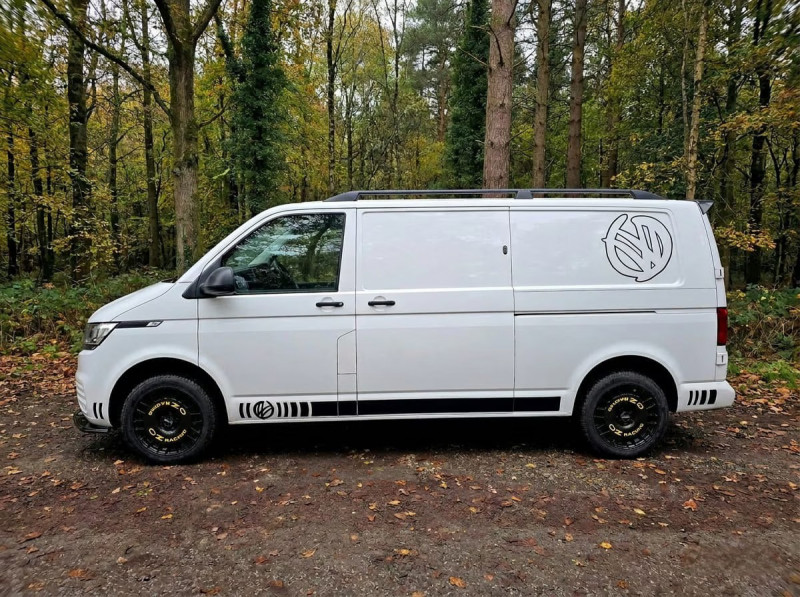 Volkswagen Transporter (2023) — photo 3