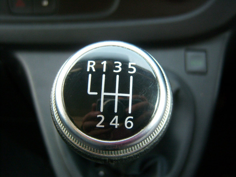 Renault Trafic (2021) — photo 12