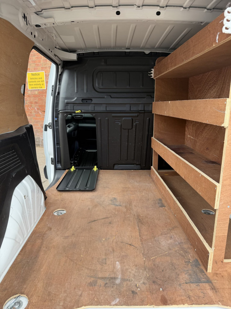 Peugeot Partner (2020) — photo 8