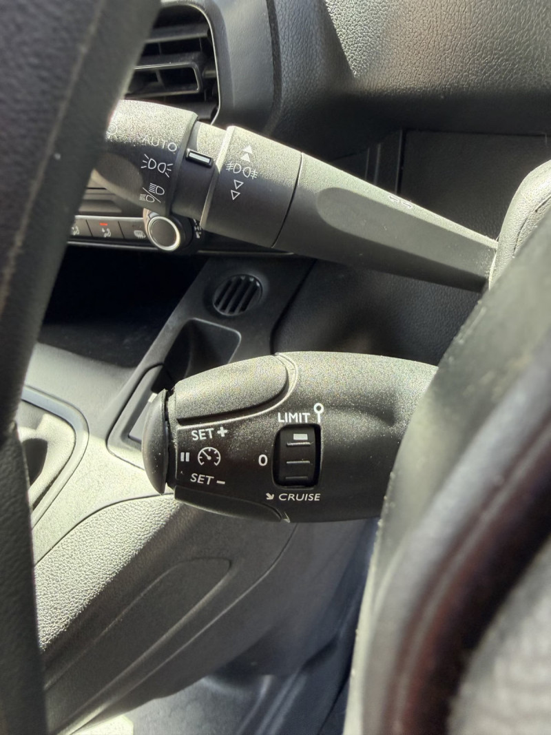 Peugeot Partner (2020) — photo 14