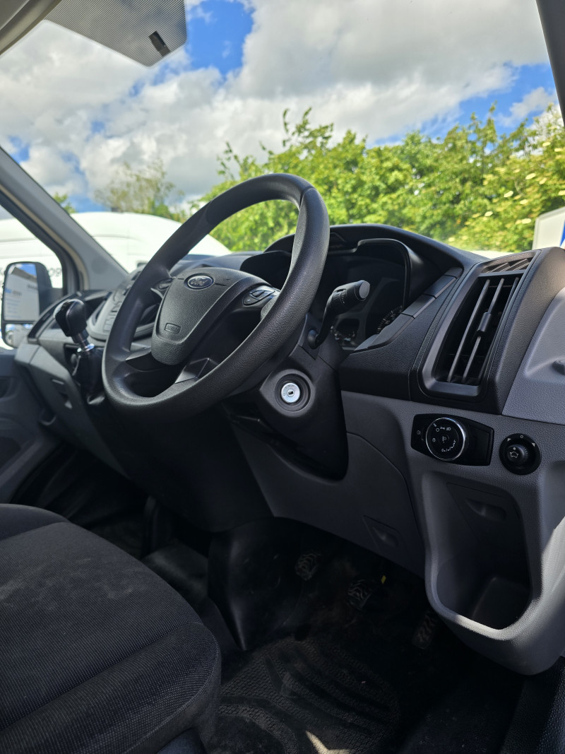 Ford Transit (2019) — photo 9
