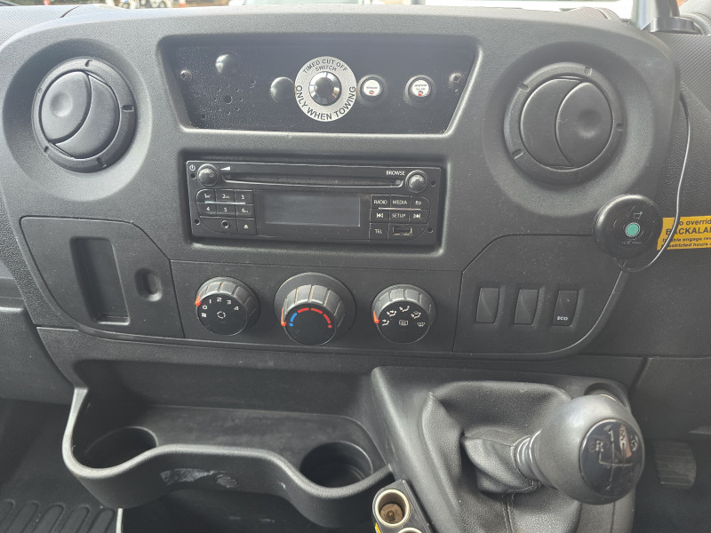 Vauxhall Movano MWB (2019) — photo 10