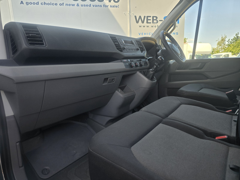 Volkswagen Crafter (2019) — photo 13