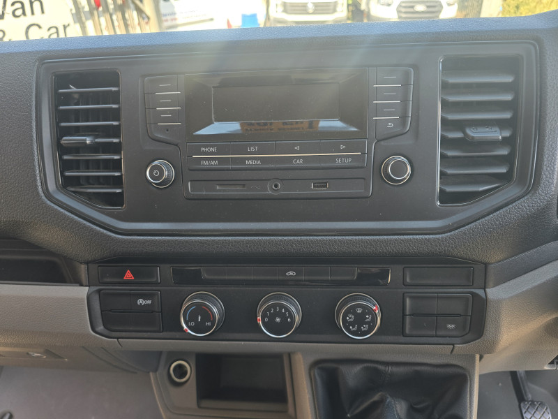 Volkswagen Crafter (2019) — photo 11